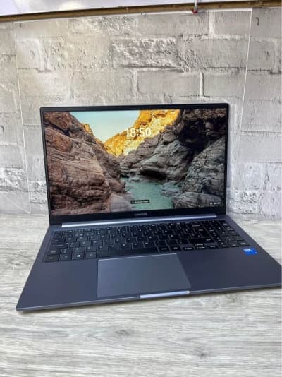 Pc portable Samusung Core 5 120U ( 12 cpu )